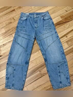 Zara Mens Light Wash Denim Jeans with Panel Stitching Relaxed Fit Size 34